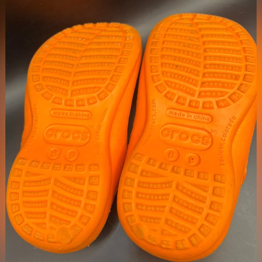 Crocs Kids Orange and Blue Sandals- Size:8/9,‎ Pre- Owned